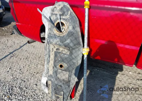 2004 Chevrolet Silverado из США, поврежденный, VIN 1GCEK19V44E136371